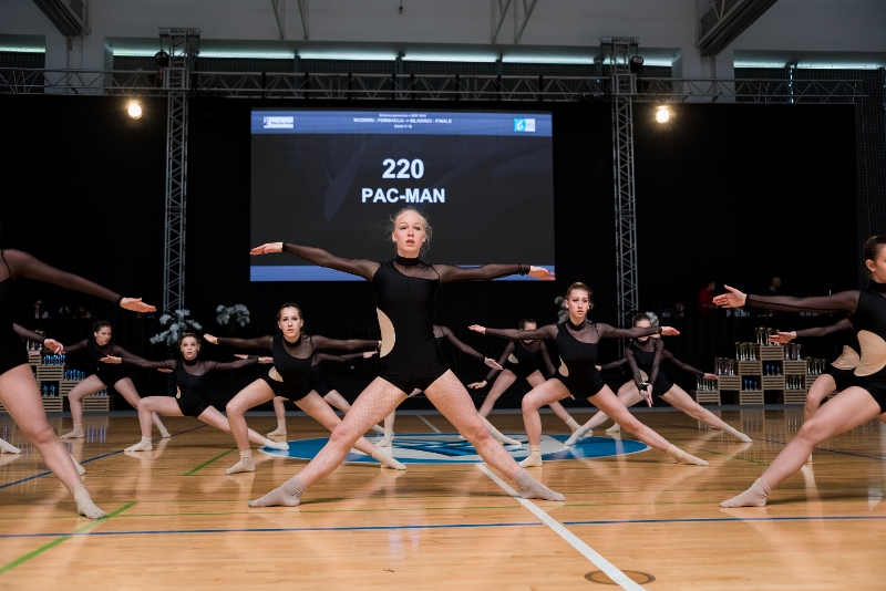 Plesalki Plesne šole Kazina in učenki OŠ Vič – uspešni na Svetovnem prvenstvu v modernu in jazzu (Tajra Zukanović) in Svetovnem prvenstvu v show dance-u (Tara Tekavec)